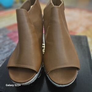 Charlotte Russe Tan Open-Toe Mules